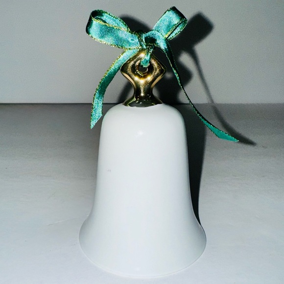 Spode Porcelain Christmas Tree Bell Ornament Hand Bell, 2001 - Picture 3 of 9